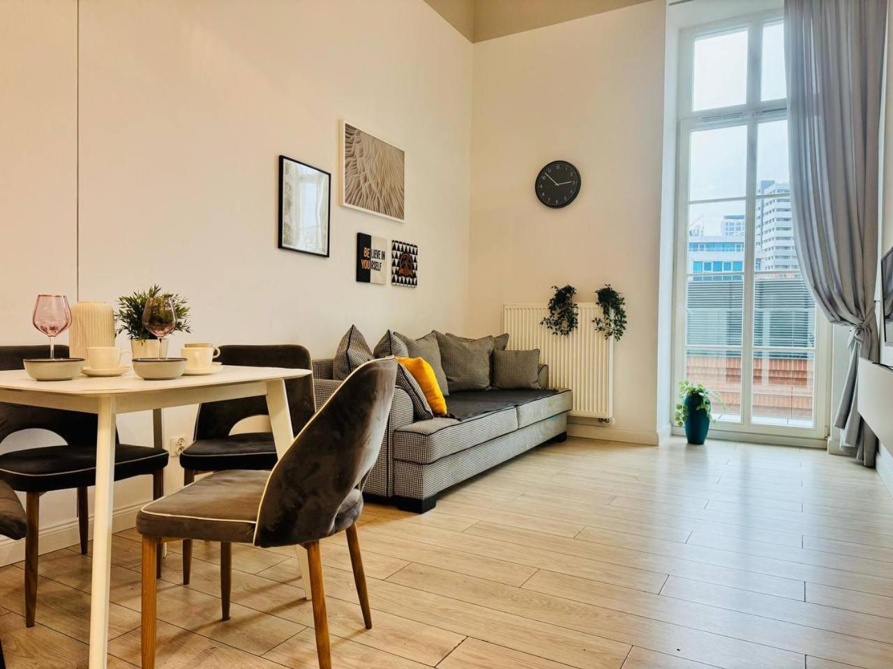 Absyntapartments 24 Rynek Wroclaw Bagian luar foto